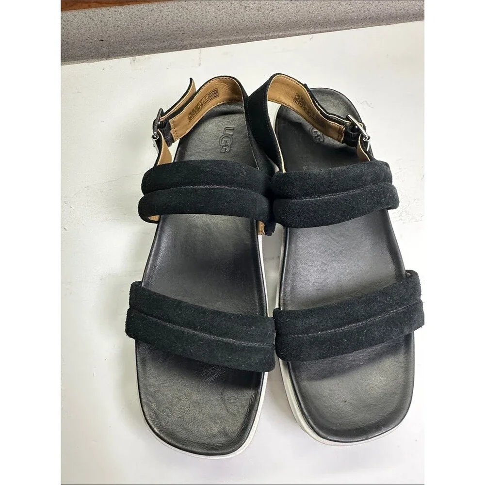 UGG measurements soles suede